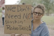 事业顺利特斯拉在得州奥斯汀遭遇抗议活动：反对马斯克Robotaxi计划
