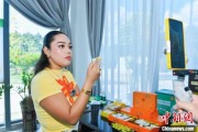 事业顺利泰国主播品三亚榴莲：“尝到了家乡味”